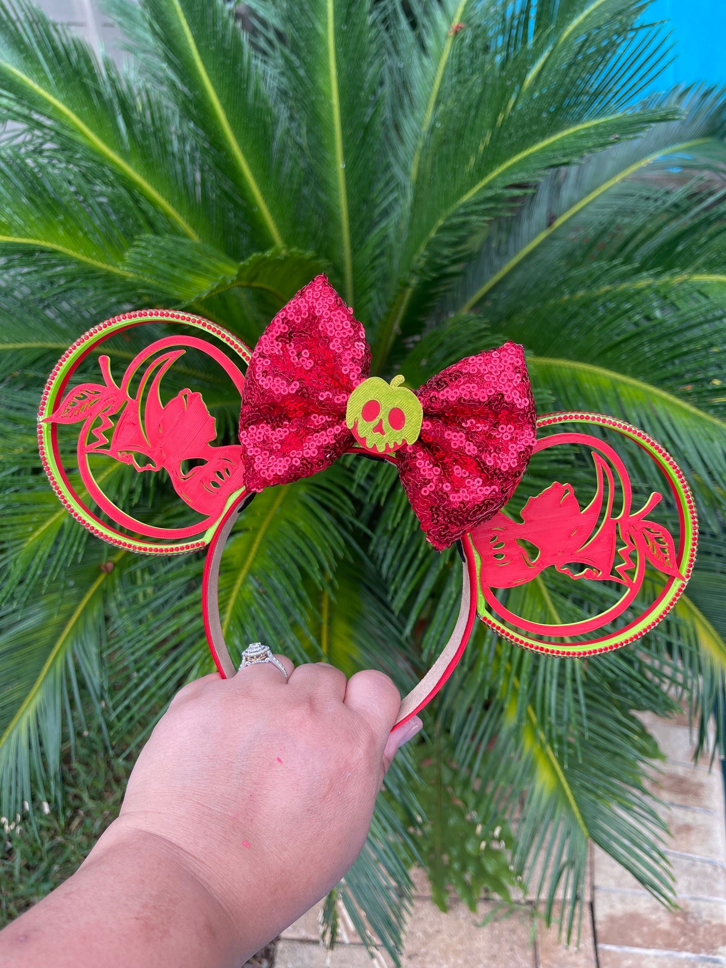 Snow White & Evil Queen Poison Apple Magic Minnie Ear: 3D Snow White Minnie Ears || Deluxe